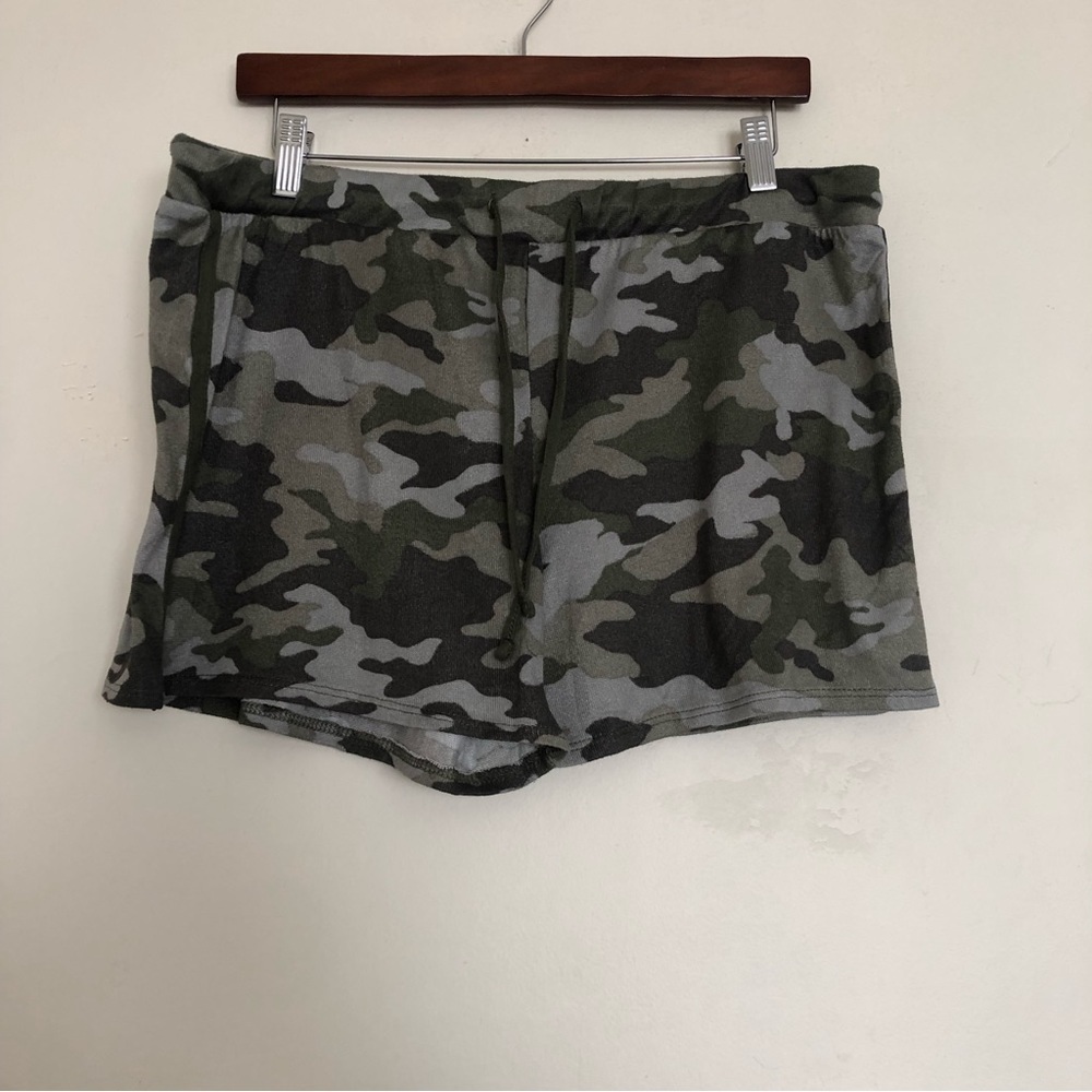 Lucky brand camo drawstring shorts